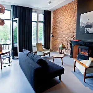 V Lofts Aparthotel